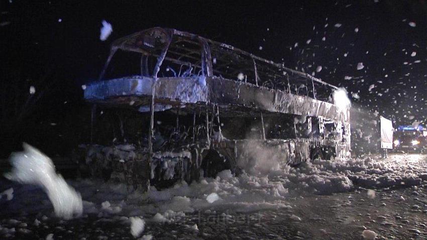 A 1 bei Euskirchen Reisebus komplett ausgebrannt P27.jpg